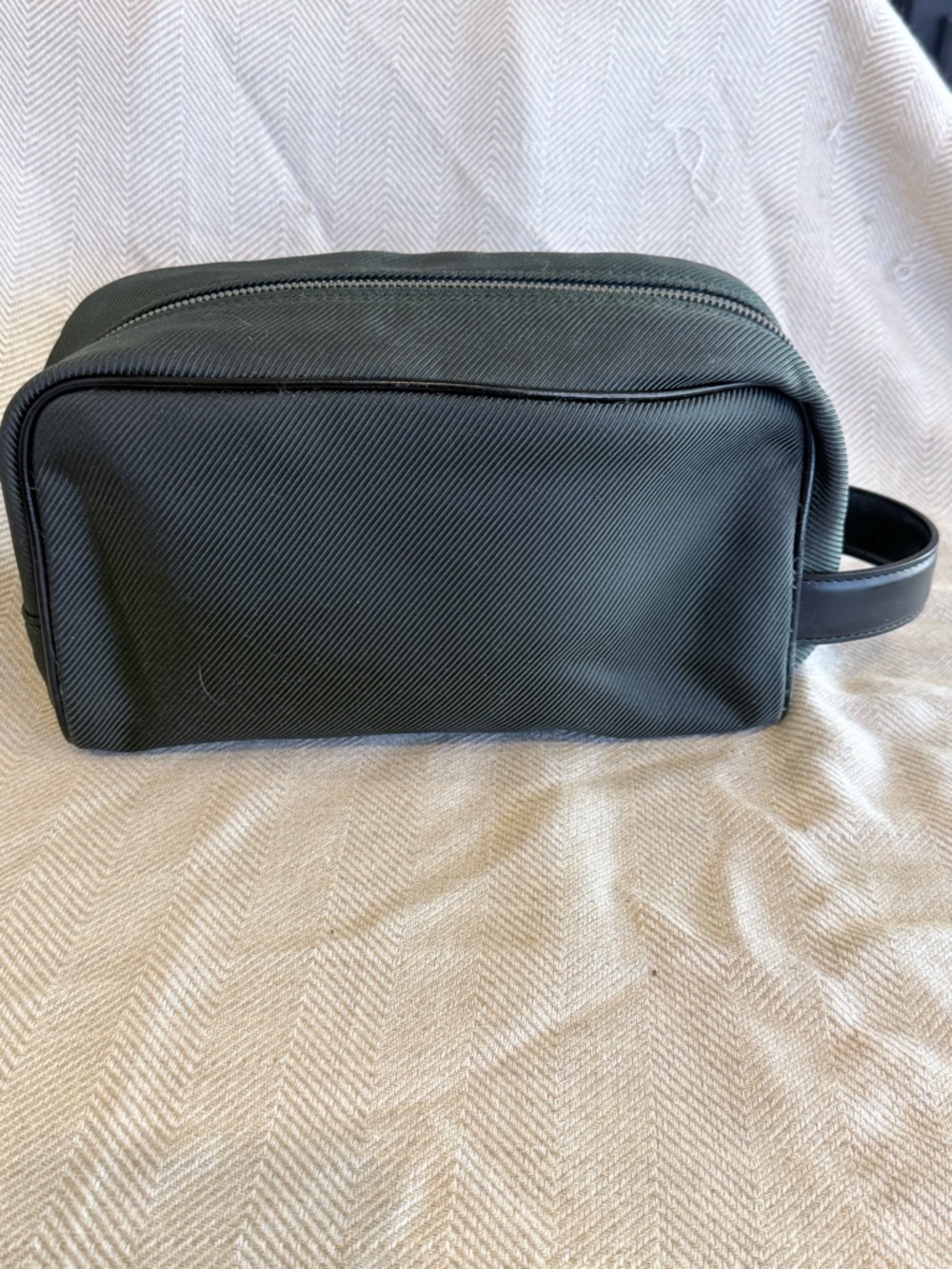 Louis Vuitton Green Men's Toiletry Pouch with LV Zipper Pull